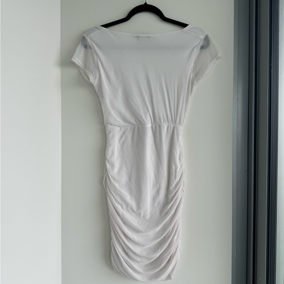 White bodycon dress with cutout - pretty little thing - Picture 2 of 2